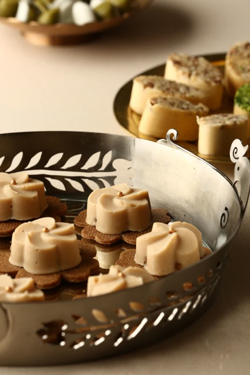 شیرینی مدرن گردویی لوتوس